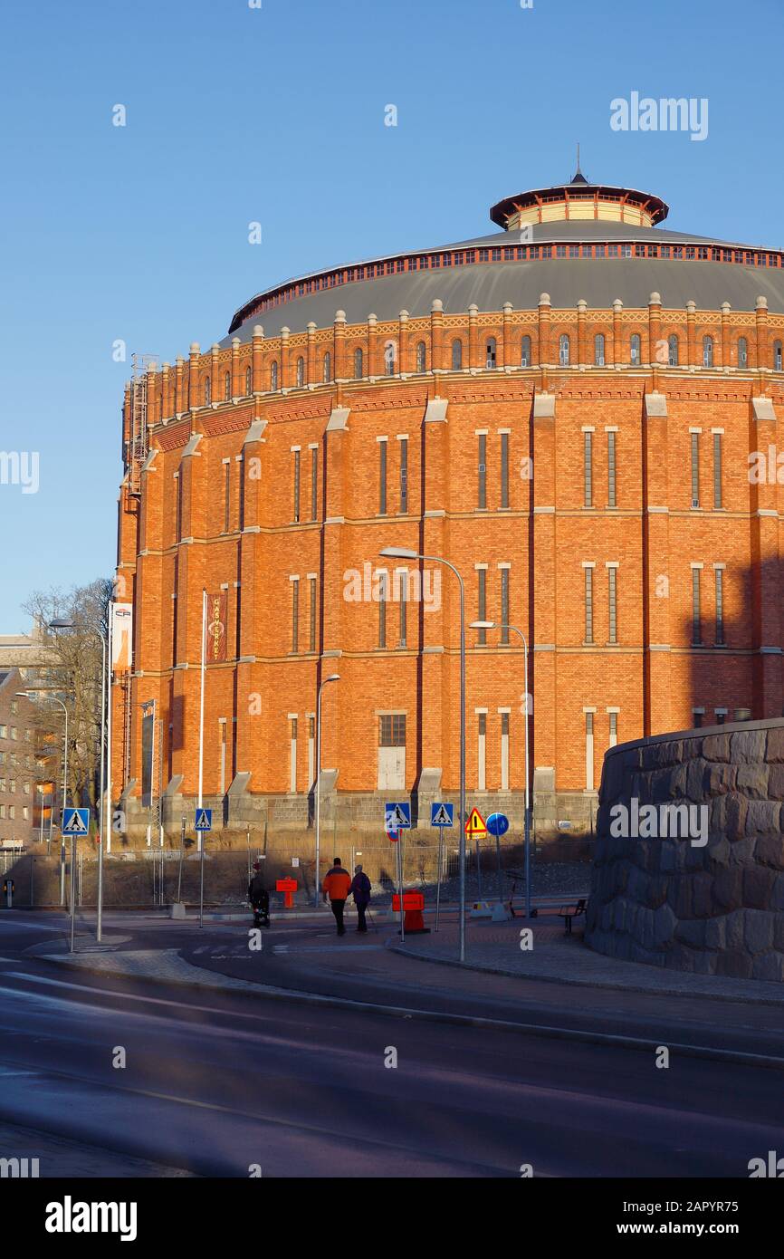 Stoccolma, Svezia - 18 gennaio 2020: Vista esterna di un vecchio edificio di portagas in mattoni rossi nel distretto di Hjorthagen. Foto Stock