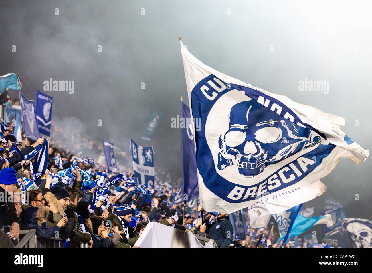 Fans brescia curva in Brescia vs Milano, Brescia, Italia, 24 Jan 2020, Campionato Italiano Calcio Serie A Men Foto Stock