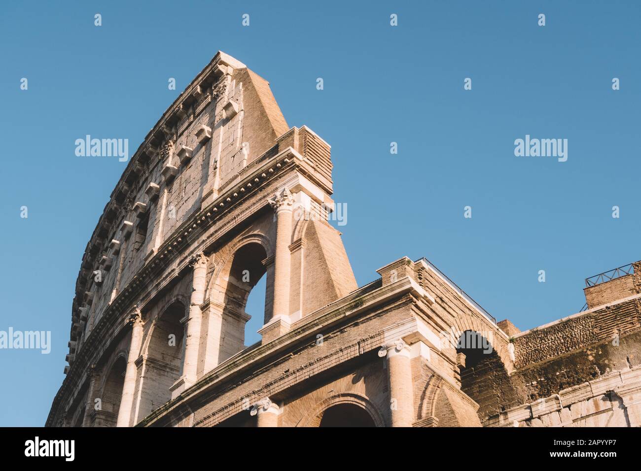 Roma, Italia - 23 Dicembre 2019: Il Colosseo Di Roma. Foto Stock
