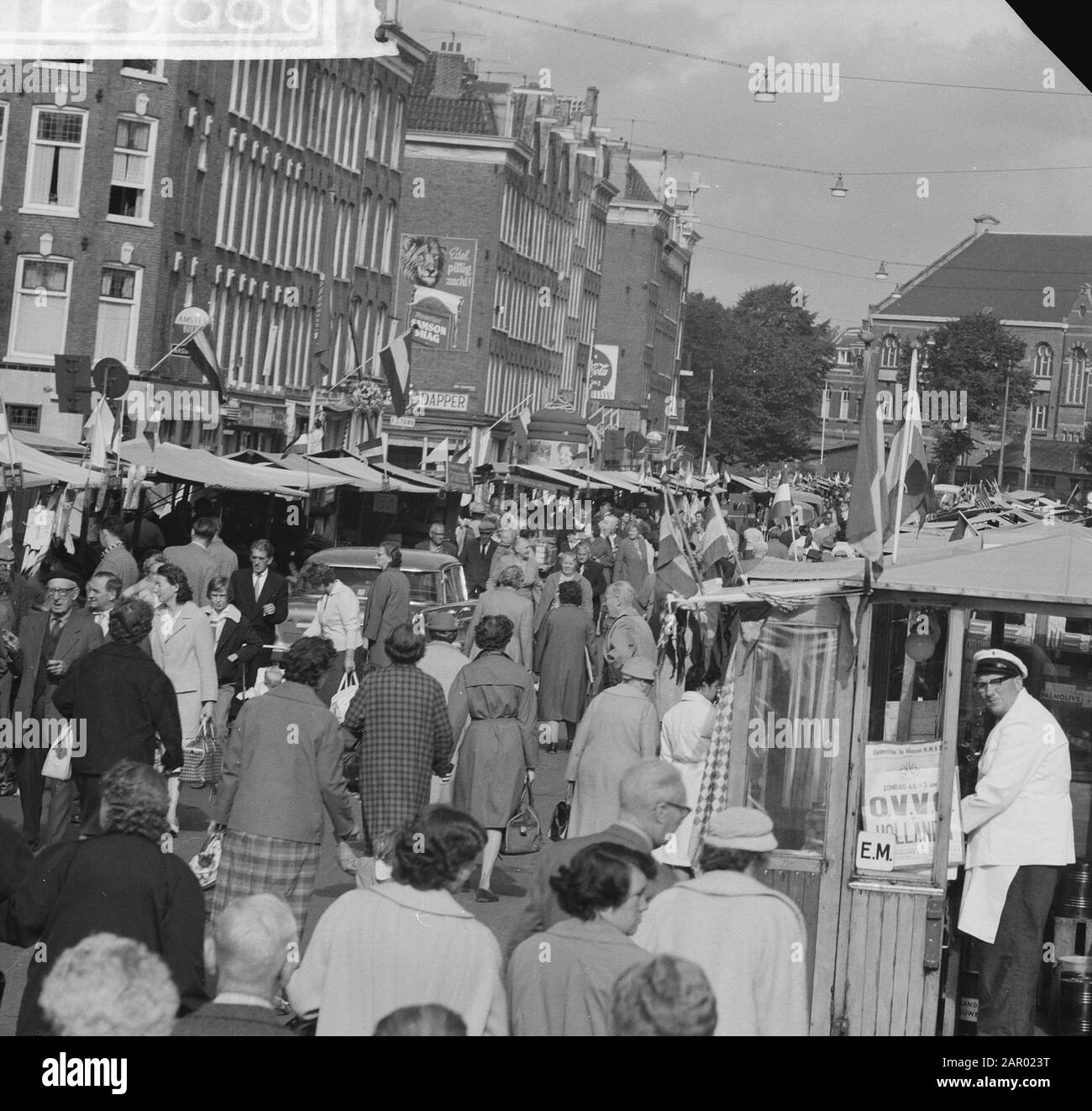 Primo giorno di mercato di Dapperstraat Data: 29 Settembre 1961 Parole Chiave: GIORNI di mercato Foto Stock