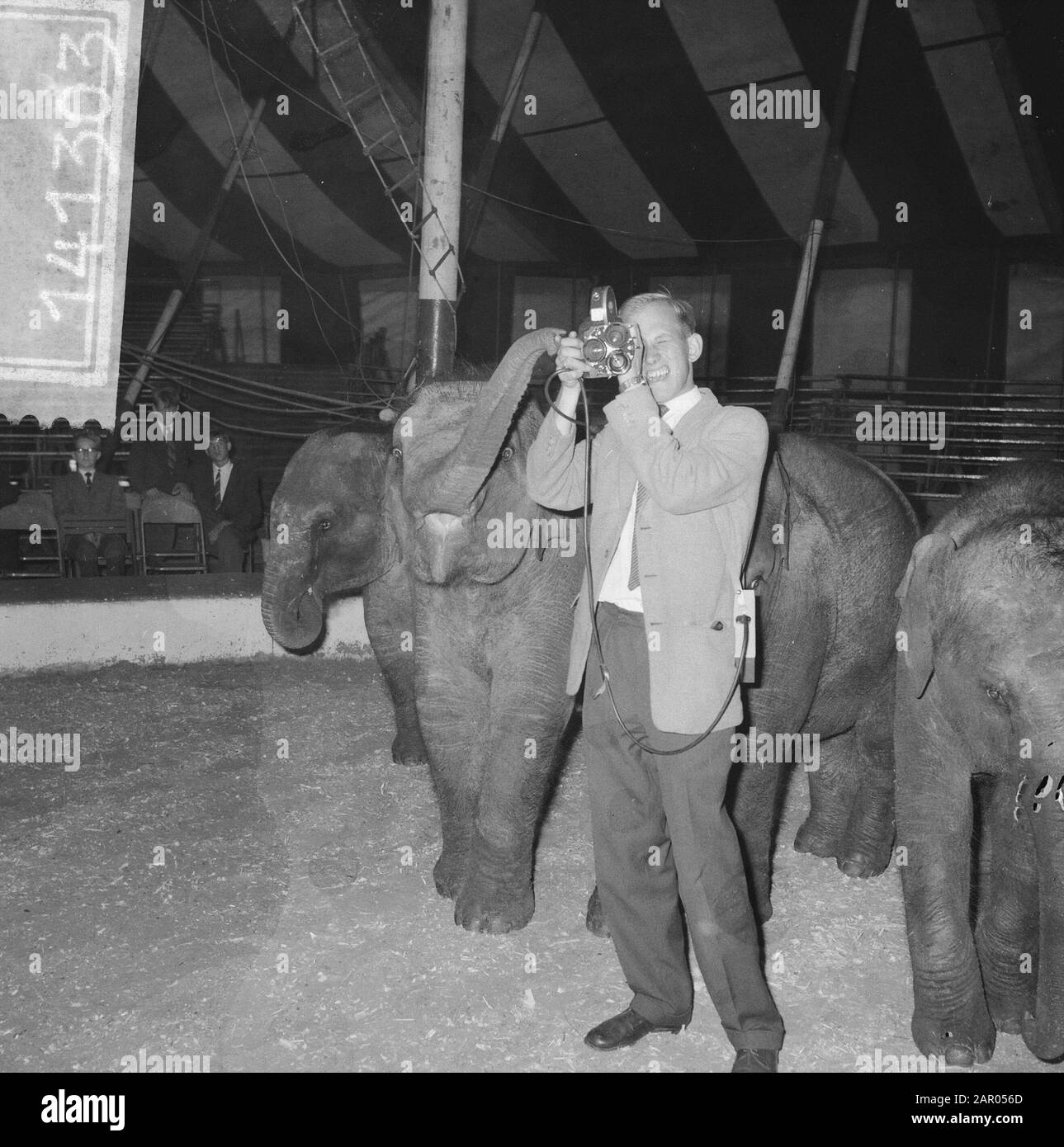 General Rehearsal per applausi permanenti, cameraman Data: 15 luglio 1962 Parole Chiave: APPLAUS, cameramen, prove Foto Stock