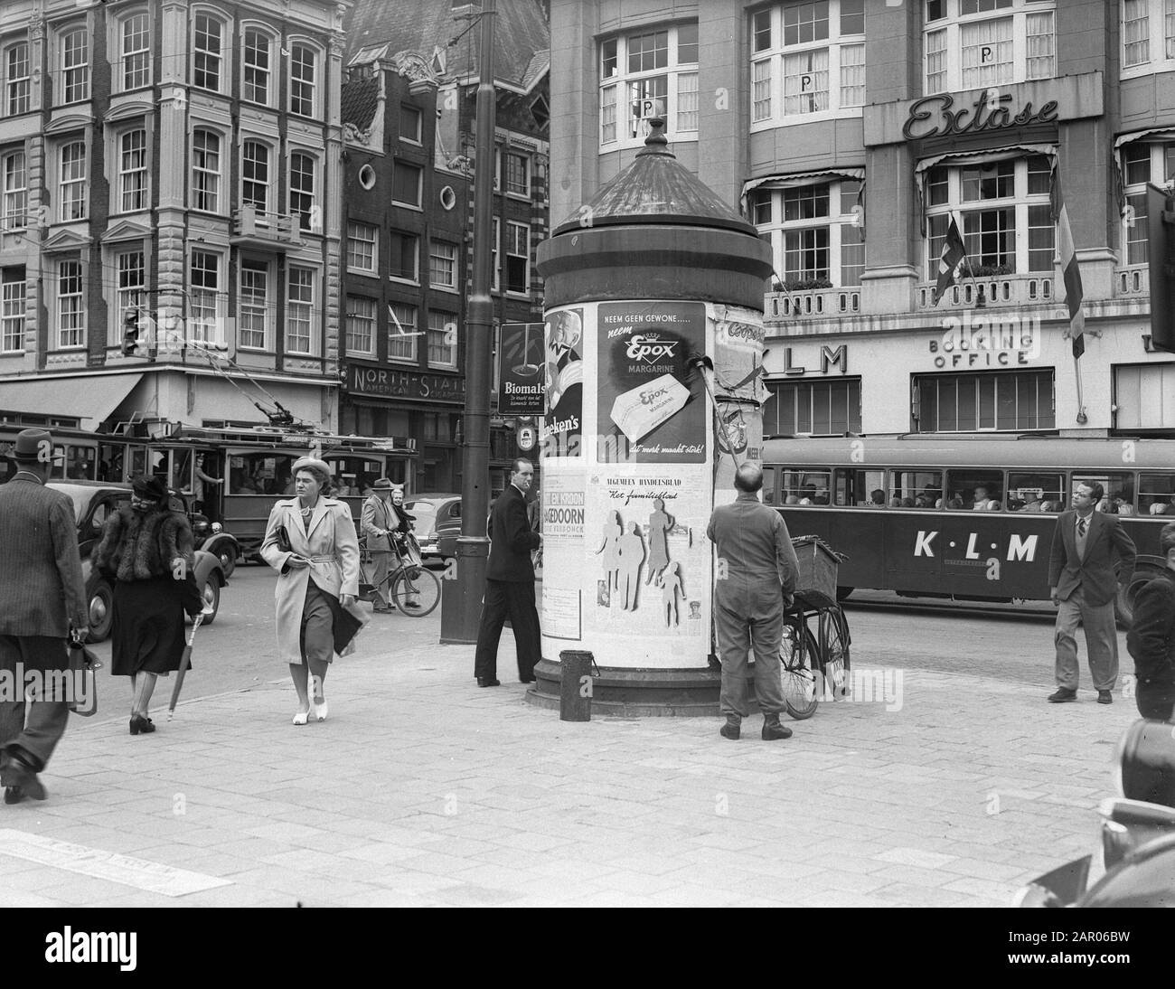 Editorialista Di Pubblicità Leidseplein Data: 15 Settembre 1948 Località: Amsterdam, Noord-Holland Parole Chiave: Pubblicità Colonne Foto Stock