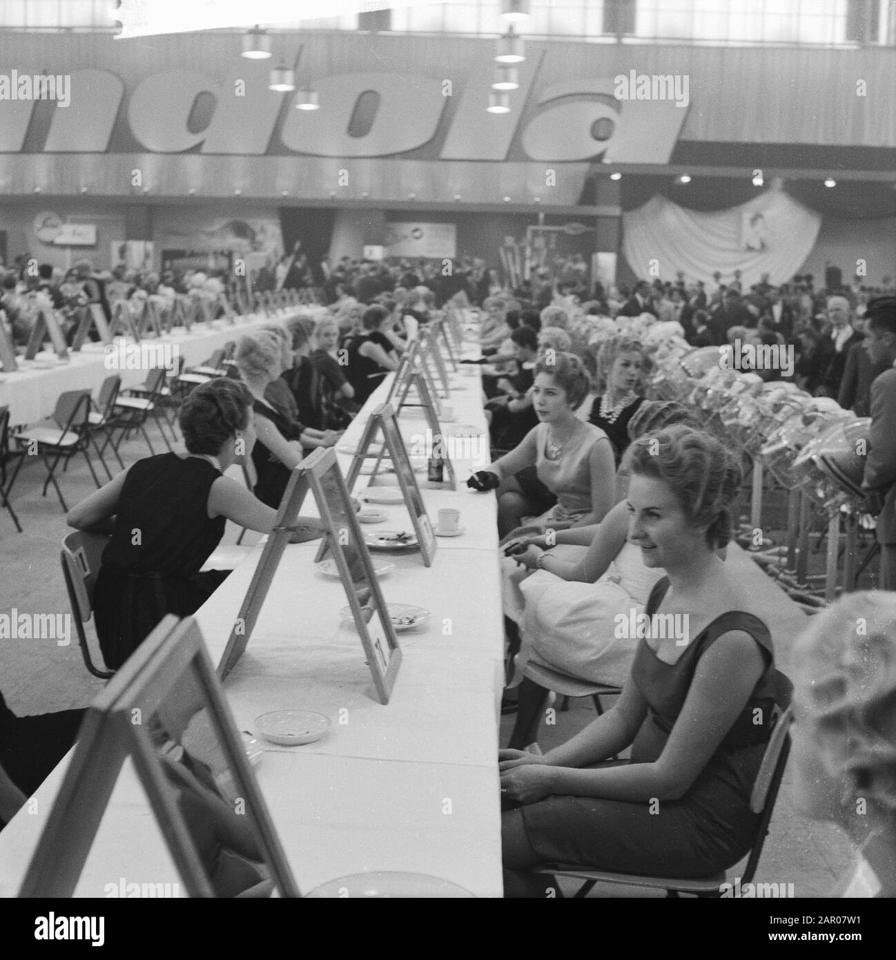 Campionato Del Mondo Di Abbattimento In Sede Rai Data: 30 Settembre 1962 Località: Amsterdam, Noord-Holland Parole Chiave: Campionati, Parrucchieri Nome Istituto: Rai Foto Stock