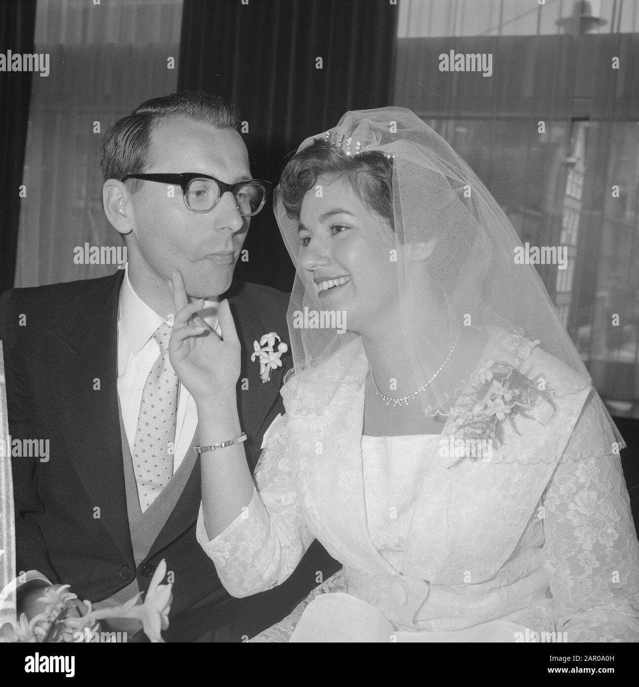 Mission Telegraph matrimonio Alex Berman e vera de Vre Data: 26 aprile 1962 Parole Chiave: Matrimoni Nome del personale: Alex Berman Nome dell'istituzione: Telegraph Foto Stock