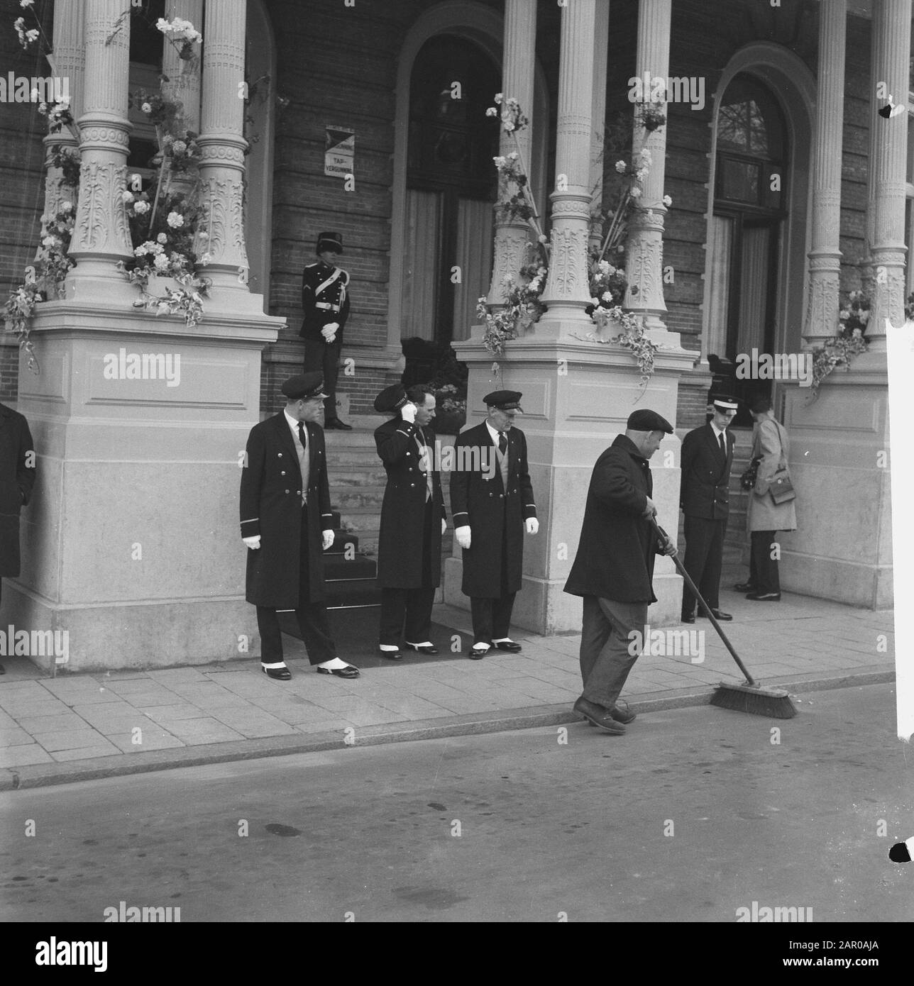 Pulire le condizioni! Data: 1 Maggio 1962 Foto Stock