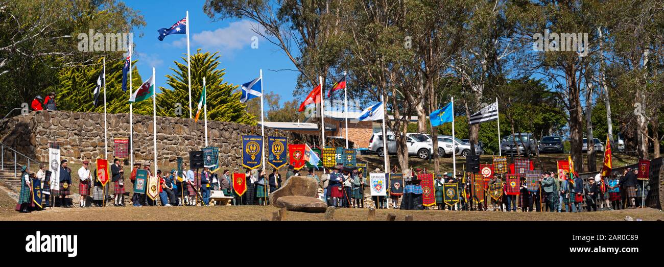 Raccolta dei banner Clan al Glen Innes Celtic Festival NSW Foto Stock