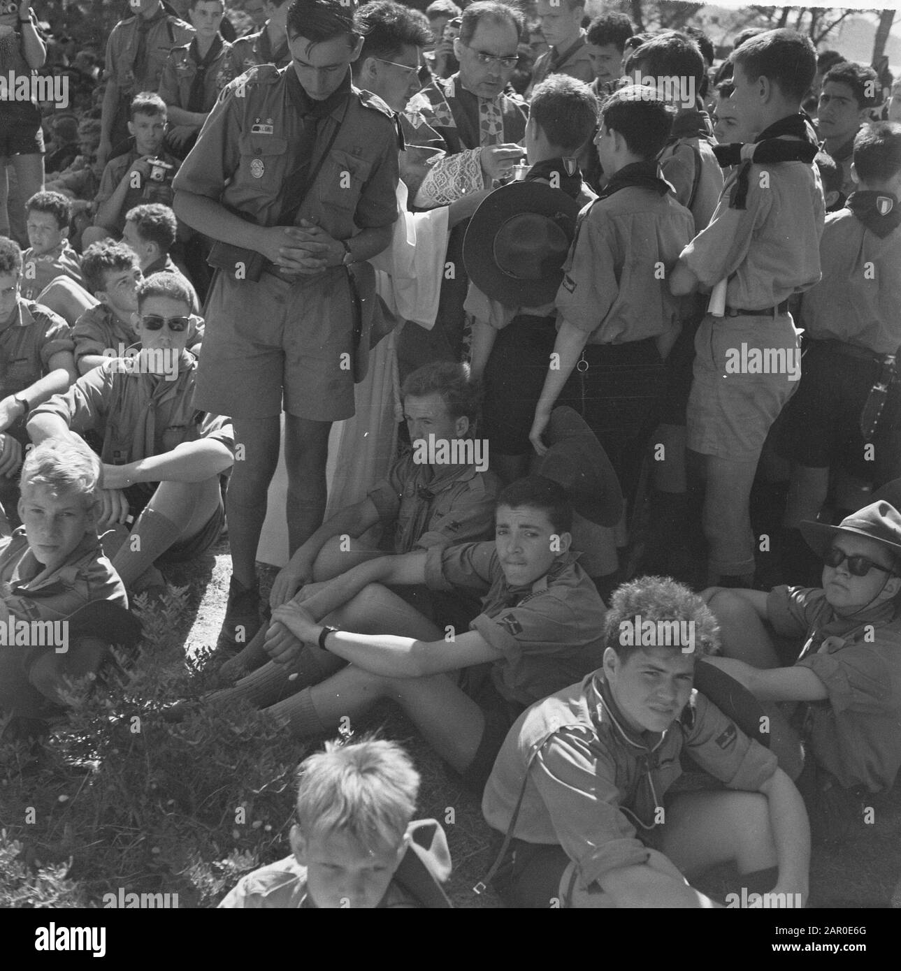Jamboree 1963 Alla Marathon Grecia. Scout cattoliche in tutto il mondo con comune H. Mis e comunione Data: 12 agosto 1963 Località: Grecia Parole Chiave: Comunioni Nome dell'istituzione: Jamboree Foto Stock