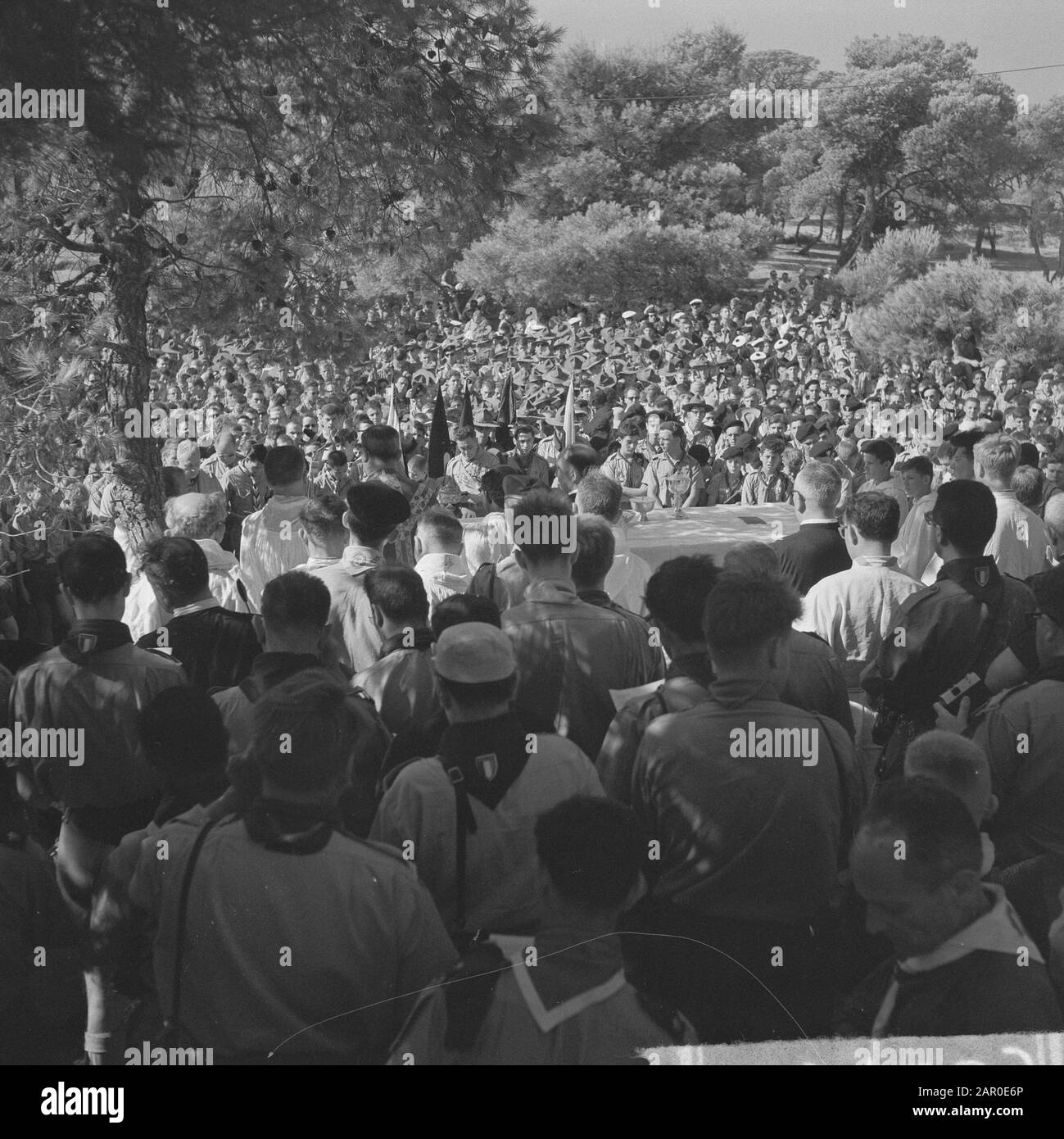 Jamboree 1963 Alla Marathon Grecia. Scout cattoliche in tutto il mondo con comune H. Mis e comunione Data: 12 agosto 1963 Località: Grecia Parole Chiave: Comunioni Nome dell'istituzione: Jamboree Foto Stock