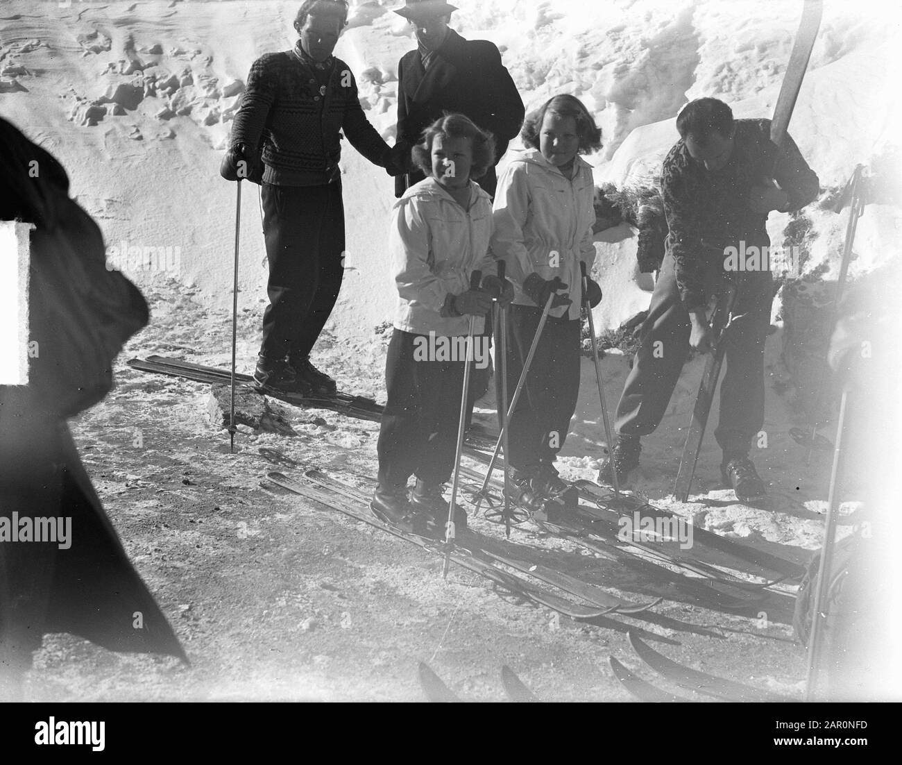 Principesse In Tirol (Sankt Anton) Data: 12 Febbraio 1949 Luogo: Austria, Sankt Anton Am Arlberg, Tirol Foto Stock