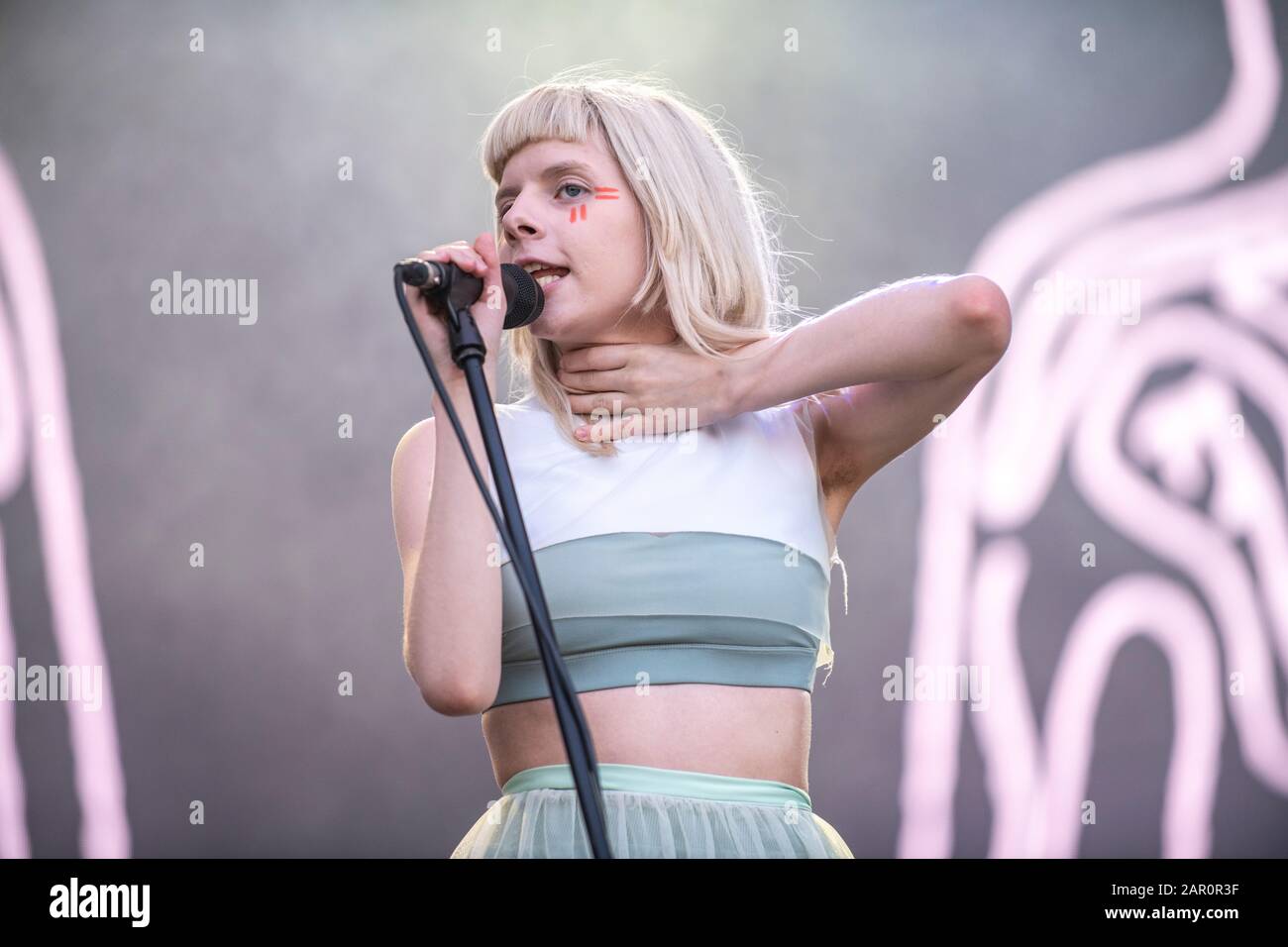 Aurora in scena al Festival Cruïlla, Barcellona, 3 giugno 2019. Fotografo: Ale Espaliat Foto Stock