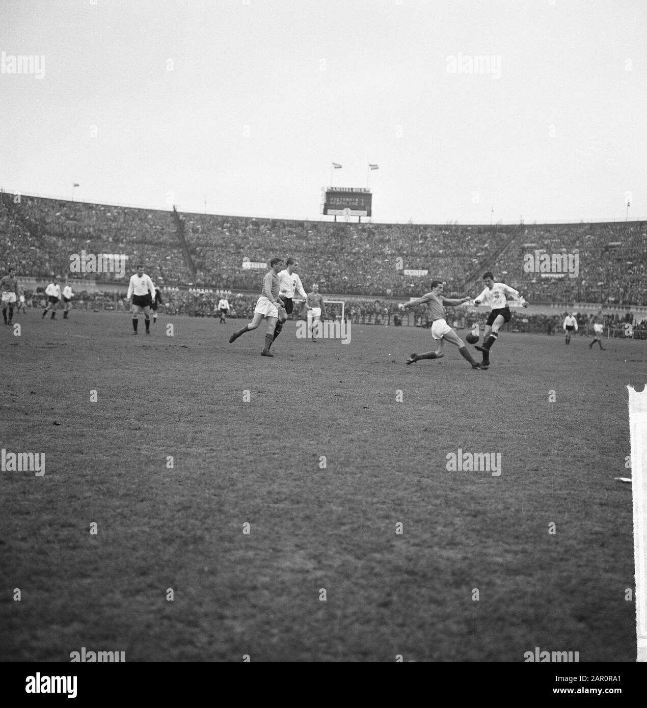 Paesi Bassi contro Austria 1-1, momento della partita Data: 12 aprile 1964 Parole Chiave: Sport, calcio Foto Stock