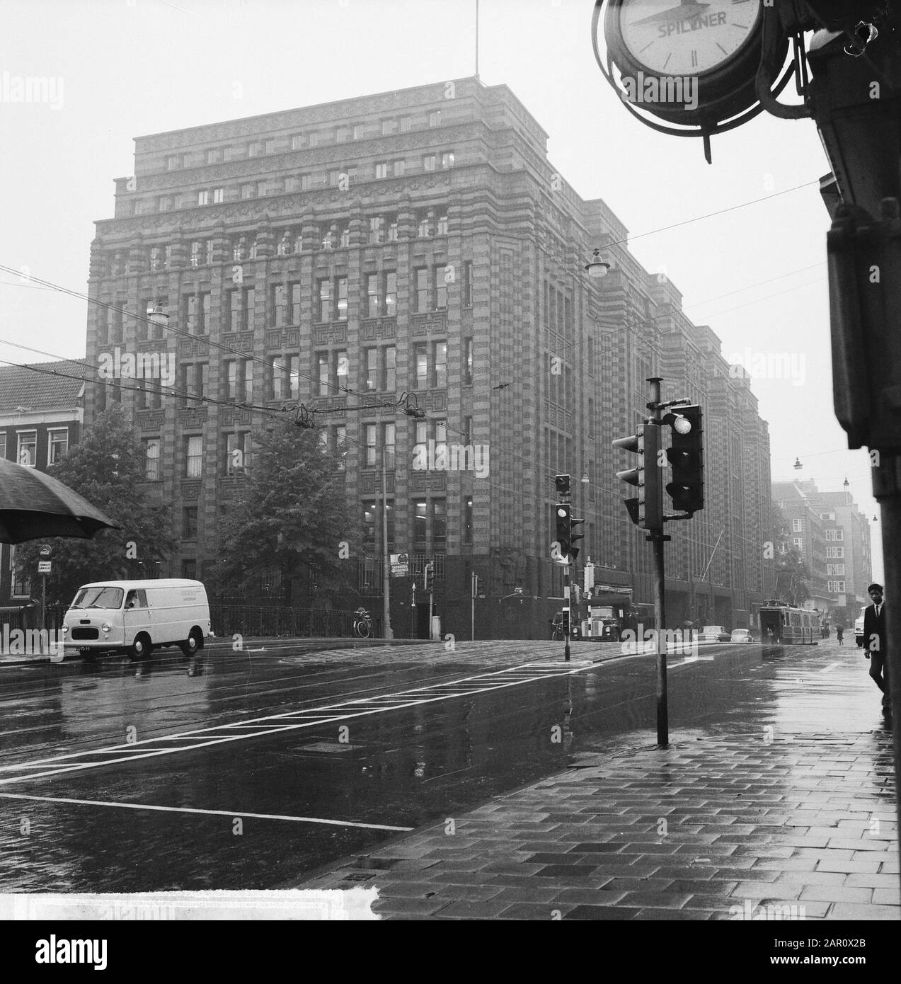 Building Nederlandsche Handel-Maatschappij (NHM) at the Vijzelstraat in Amsterdam Data: 18 giugno 1964 luogo: Amsterdam Parole Chiave: Banche, edifici Nome istituto: NHM Foto Stock