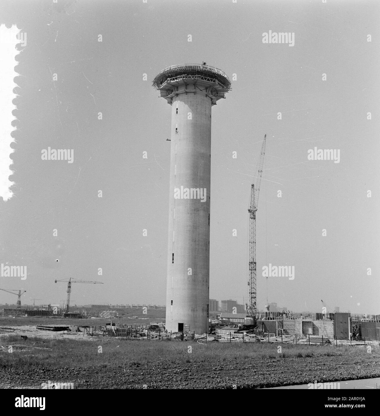 Torre cellulare PTT al Drentestraat (Buitenveldert) ad Amsterdam in costruzione Data: 26 agosto 1964 Località: Amsterdam, Buitenveldert Parole Chiave: Telecomunicazioni, torri Nome dell'istituzione: PTT Foto Stock