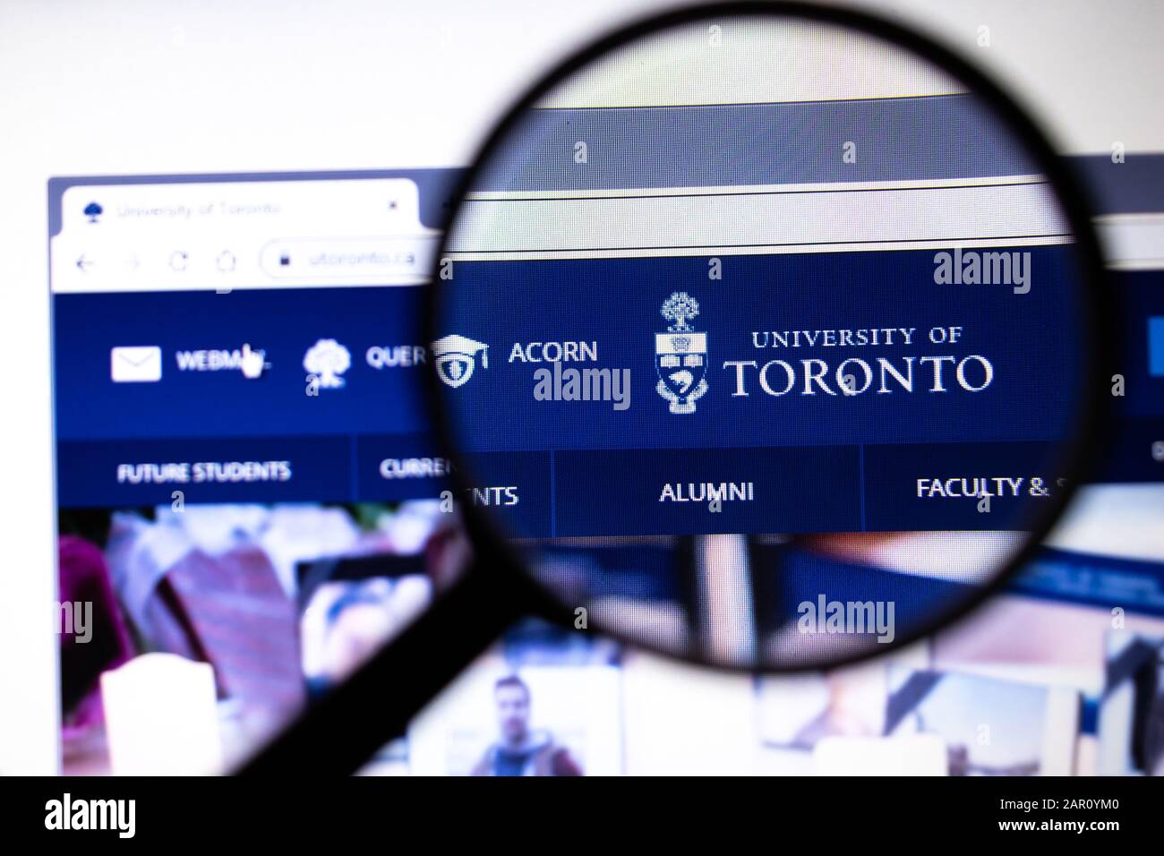 Los Angeles, California, Stati Uniti - 23 gennaio 2020: Pagina del sito web dell'Università di Toronto. Logo Utoronto.ca sullo schermo di visualizzazione, Editoriale Illustrativo Foto Stock