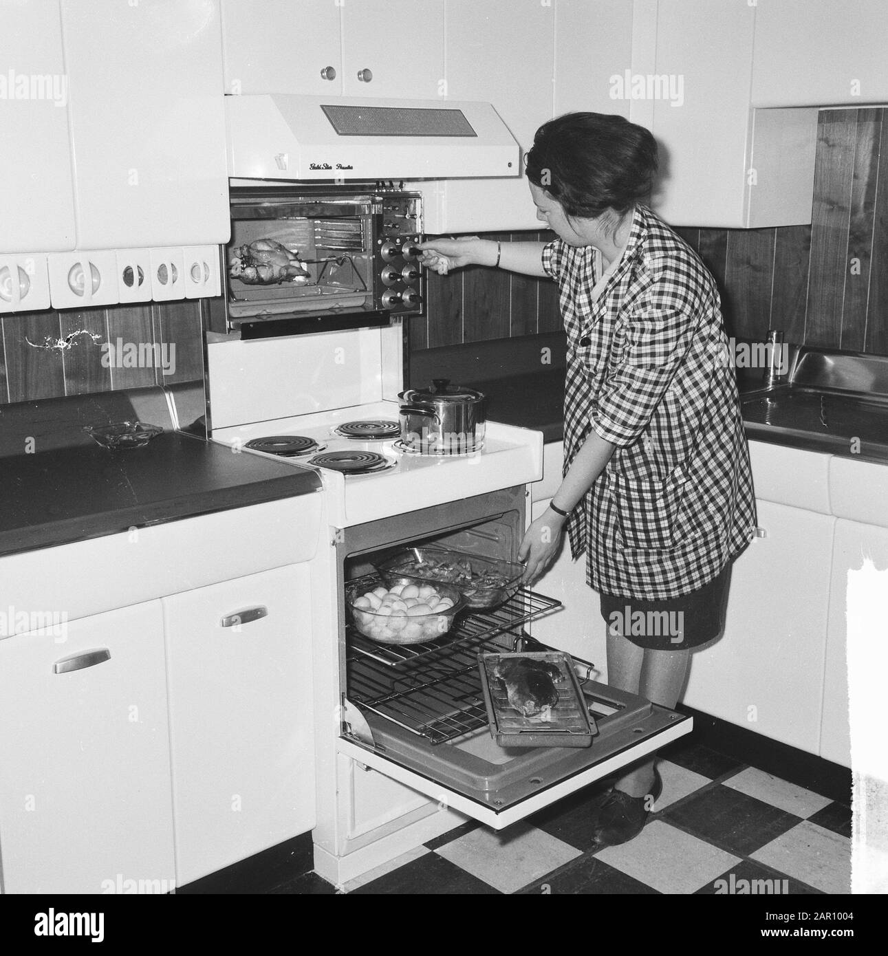 Mostra Idea 64 in RAI Data: 21 settembre 1964 Parole Chiave: Mostre Nome istituto: Rai Foto Stock