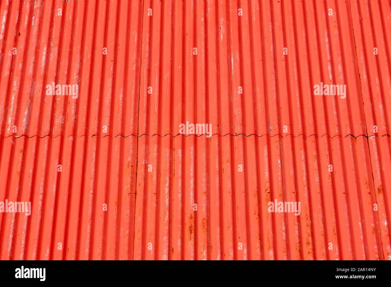 tetto in ferro corrugato dipinto di rosso islanda Foto Stock