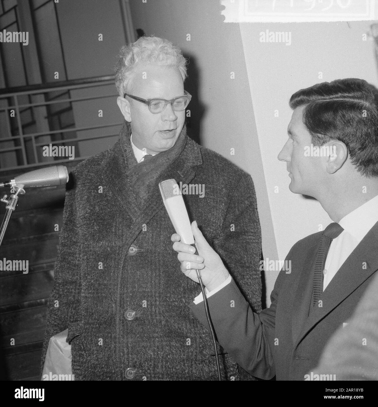 Consulenza salariale, posizione governativa annunciata, conferenza stampa MR. Roemers Data: 1 dicembre 1964 Parole Chiave: Conferenze stampa, governi, visualizzazioni Nome personale: Roemers, Dirk Foto Stock