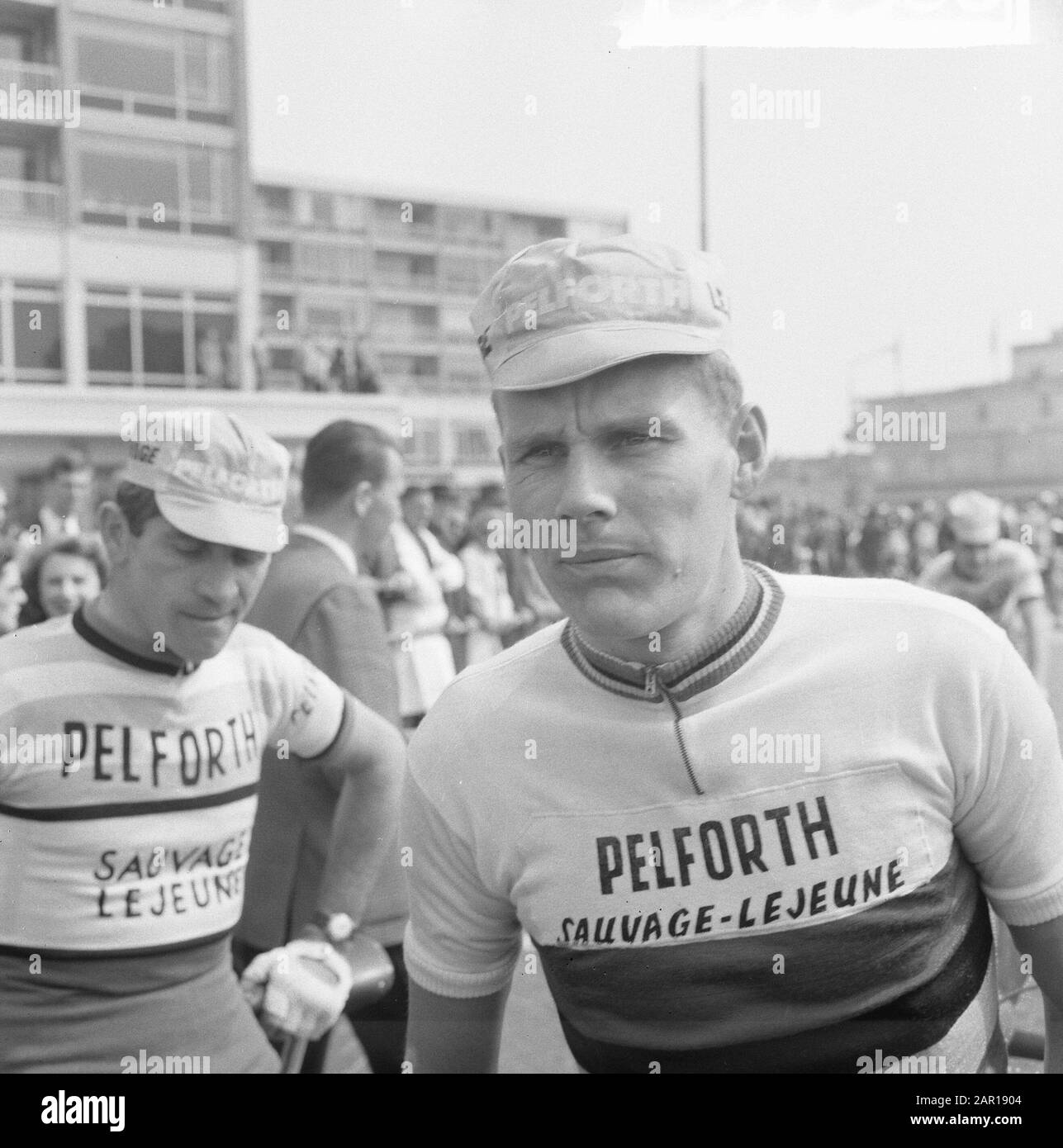 Tour dei Paesi Bassi, partenza da Amstelveen, Anquetil Data: 12 maggio 1965 Località: Amstelveen, Noord-Holland Parole Chiave: Inizio, giri, ciclismo Nome personale: Anquetil Foto Stock