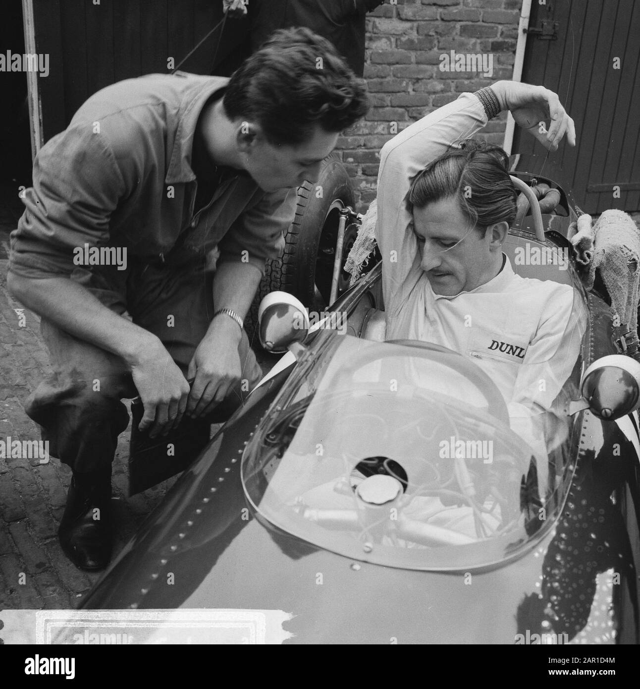 Formazione Zandvoort Grand Prix, Graham Hill (Brm) Data: 16 Luglio 1965 Località: Noord-Holland, Zandvoort Parole Chiave: Motorsport Nome Personale: Hill, Graham Foto Stock