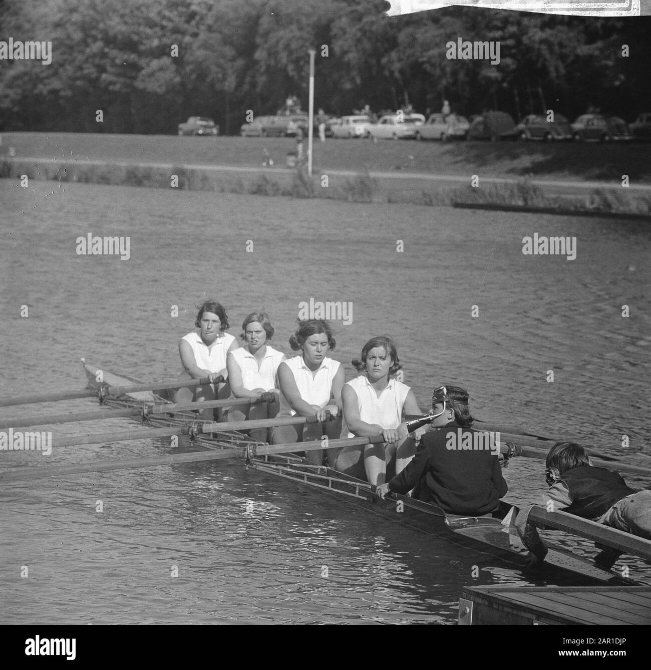 Campionati olandesi di canottaggio a Bosbaan, inviato quattro Signore Data: 24 Luglio 1965 Località: Amsterdam, Amsterdam Bos, Bosbaan, Noord-Holland Parole Chiave: Canottaggio, Campionati Foto Stock