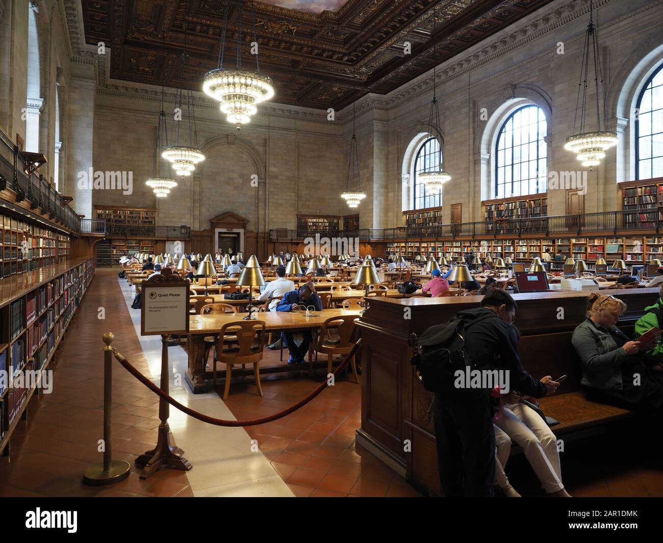New York, USA - 30 maggio 2019: Immagine della sala lettura principale Rose nella biblioteca pubblica di New York. Foto Stock
