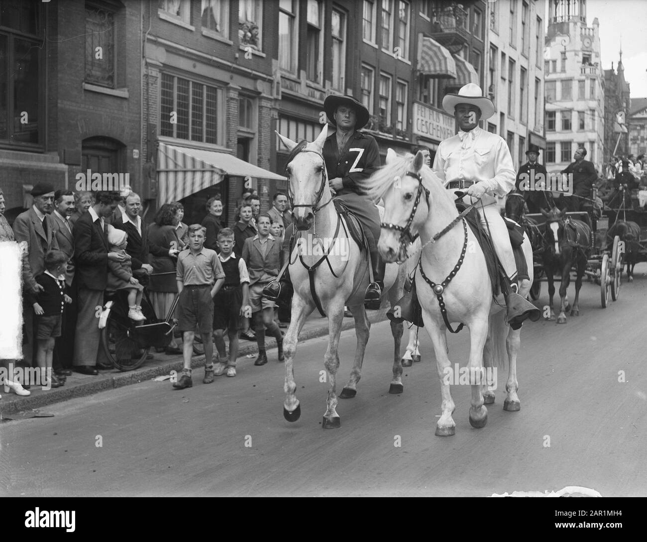 Cavalli, carrozze, cavalieri Data: 17 agosto 1949 luogo: Amsterdam, Noord-Holland Parole Chiave: Cavalli, carrozze, cavalieri Foto Stock