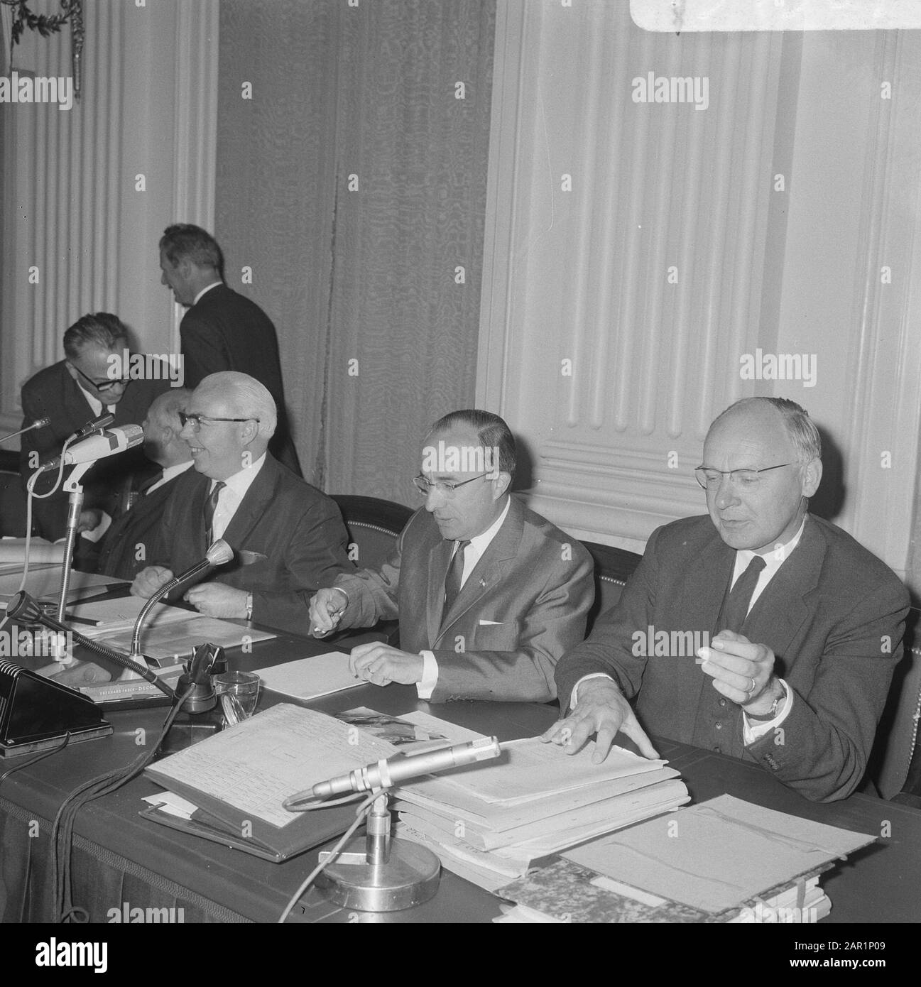 Politica salariale e dei prezzi in Casa Data: 25 maggio 1966 Parole Chiave: WONES, politica dei prezzi Nome dell'istituzione: Seconda Sezione Foto Stock