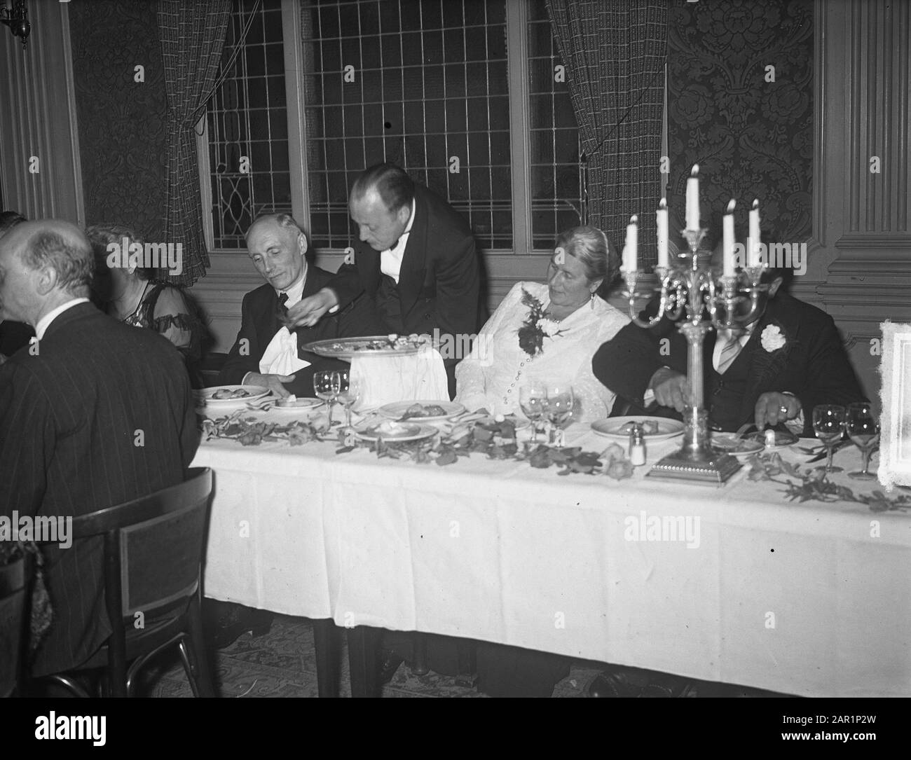 Reception De Vries Tepool Egelantiers Data: 31 Agosto 1949 Parole Chiave: Ricevimenti Nome Persona: Toepool Foto Stock