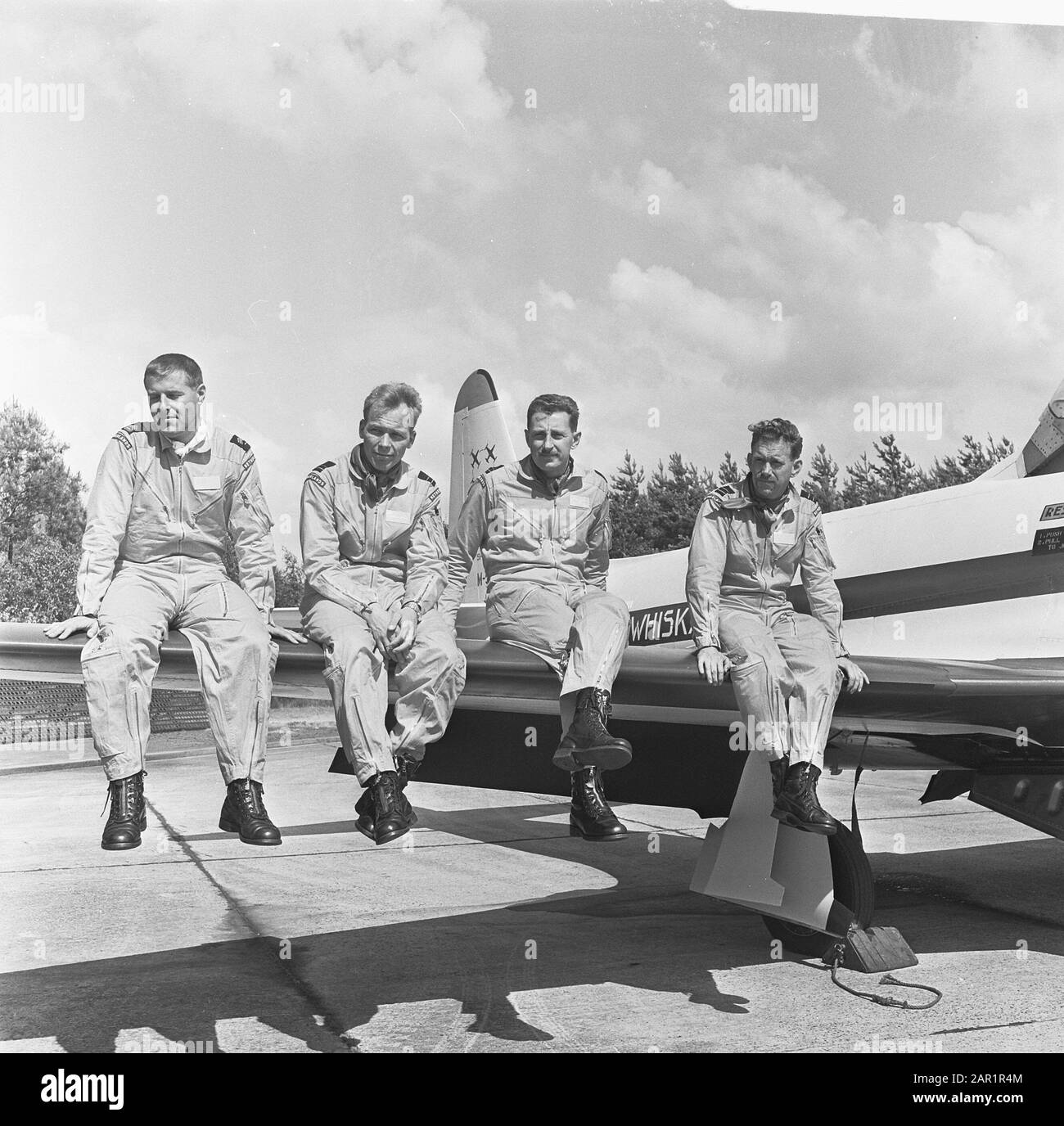 Olandese stunt team Whisky Quattro dieci anni, la squadra in uno dei loro Chests Data: 22 giugno 1966 Parole Chiave: Stunt team Foto Stock