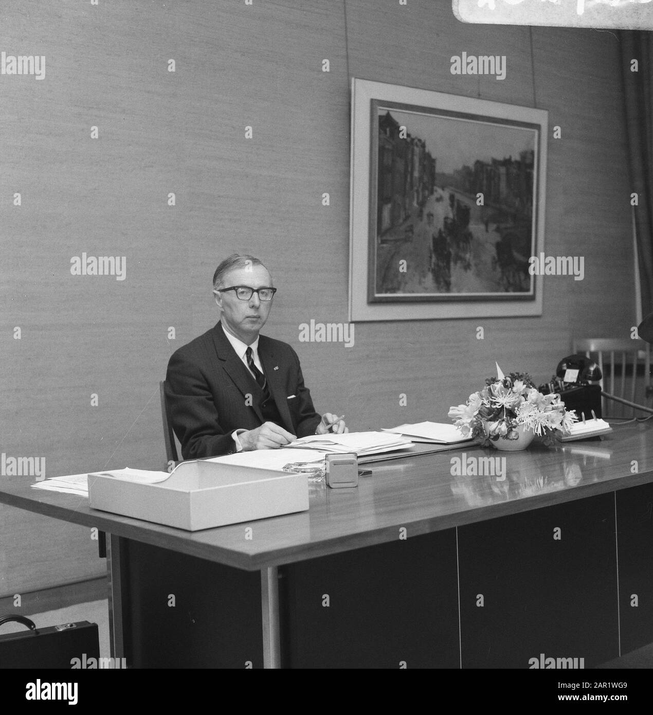 Prof. Zijlstra, direttore Dutch Bank Data: 2 maggio 1967 Parole Chiave: Banche, direttori Foto Stock