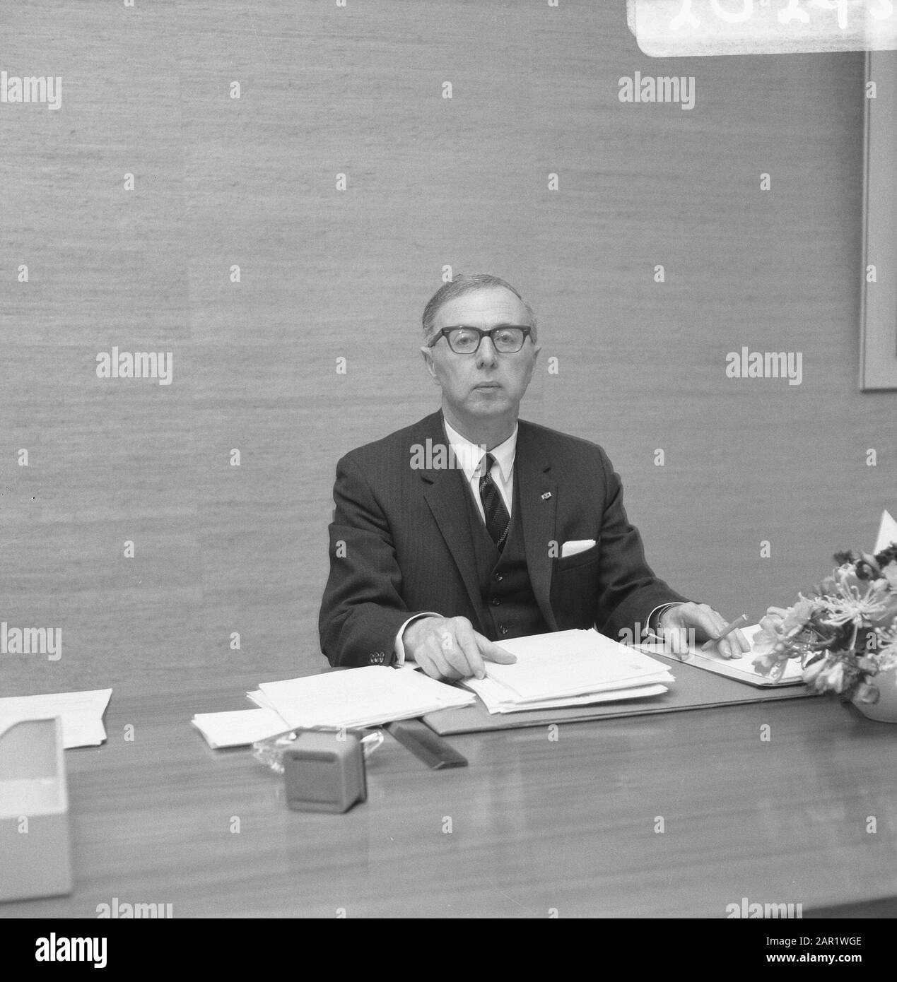 Prof. Zijlstra, direttore Dutch Bank Data: 2 maggio 1967 Parole Chiave: Banche, direttori Foto Stock