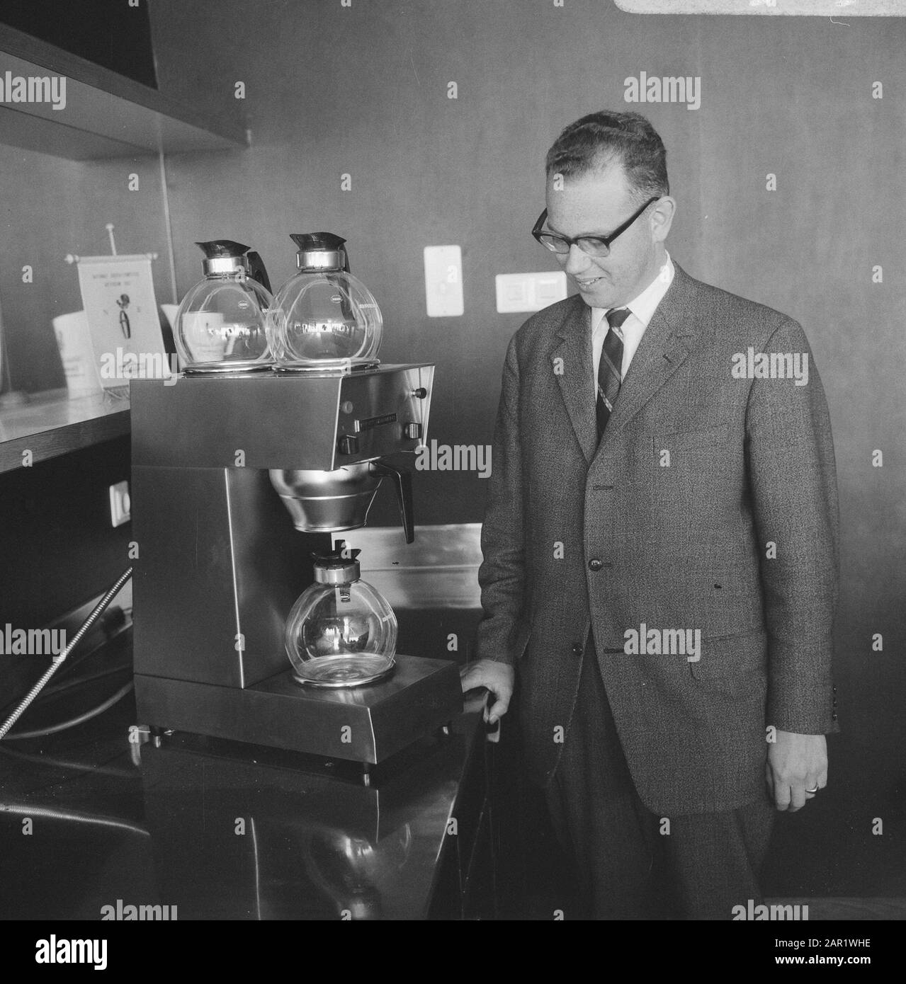 Assegnazione Hotel Revue, interno catering a aireaal Schiphol Data: 4 maggio 1967 Parole Chiave: Interno Foto Stock