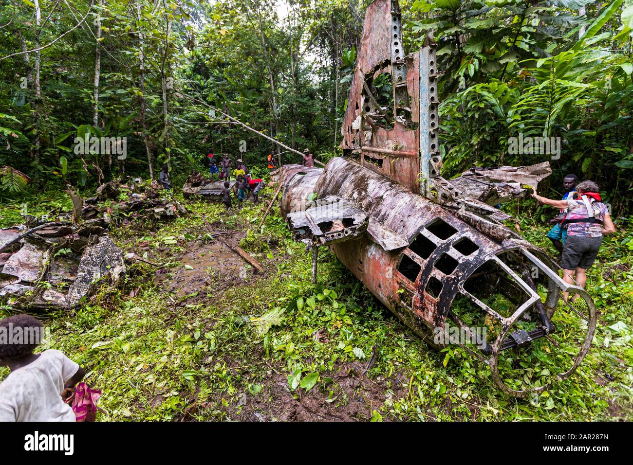 Rack di aerei dell'ammiraglio giapponese Yamamoto nella giungla di Bougainville, Papua Nuova Guinea Foto Stock