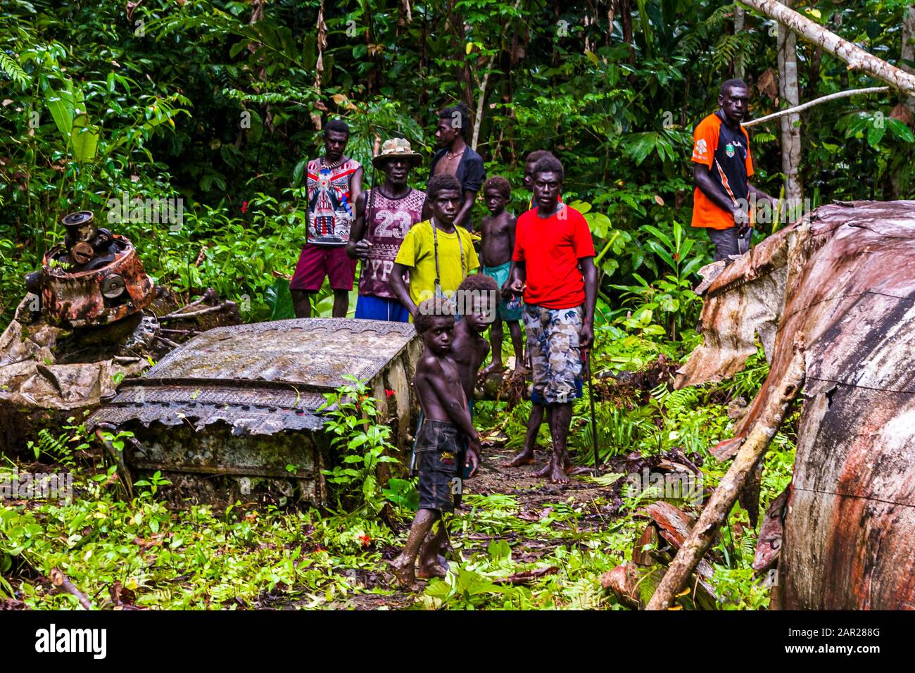 Rack di aerei dell'ammiraglio giapponese Yamamoto nella giungla di Bougainville, Papua Nuova Guinea Foto Stock