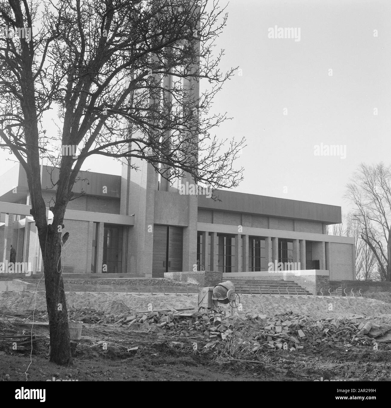 Chiese, l'esterno Data: Febbraio 1967 Località: Bovenkarspel Parole Chiave: Esterno, chiese Nome dell'istituzione: Chiesa Cattolica Romana Foto Stock