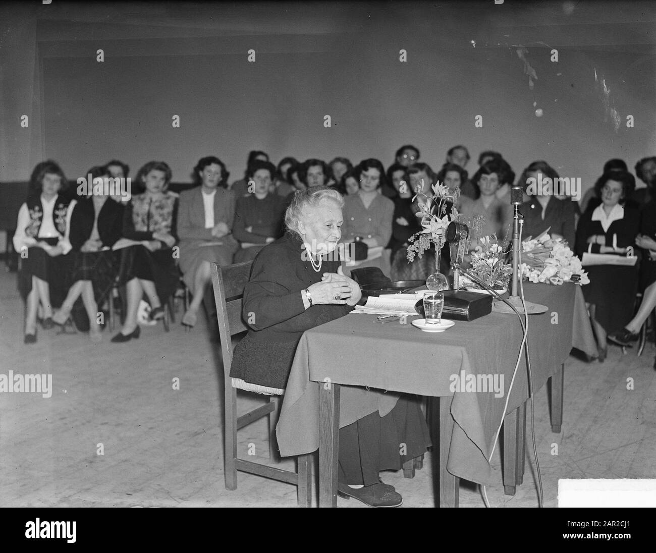 Maria Montessori In Amsterdam Data: 1 Marzo 1950 Località: Amsterdam, Noord-Holland Parole Chiave: Istruzione, Pedagogen Nome Personale: Montessori, Maria Foto Stock