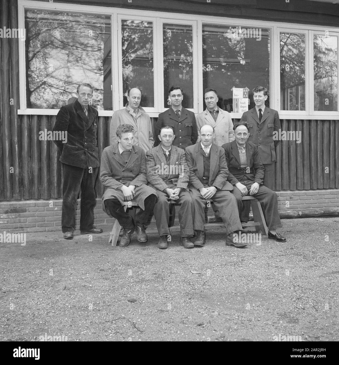 Edifici, uomini, foto di gruppo, banche Data: Parole Chiave non date: Banche, edifici, foto di gruppo, uomini Foto Stock