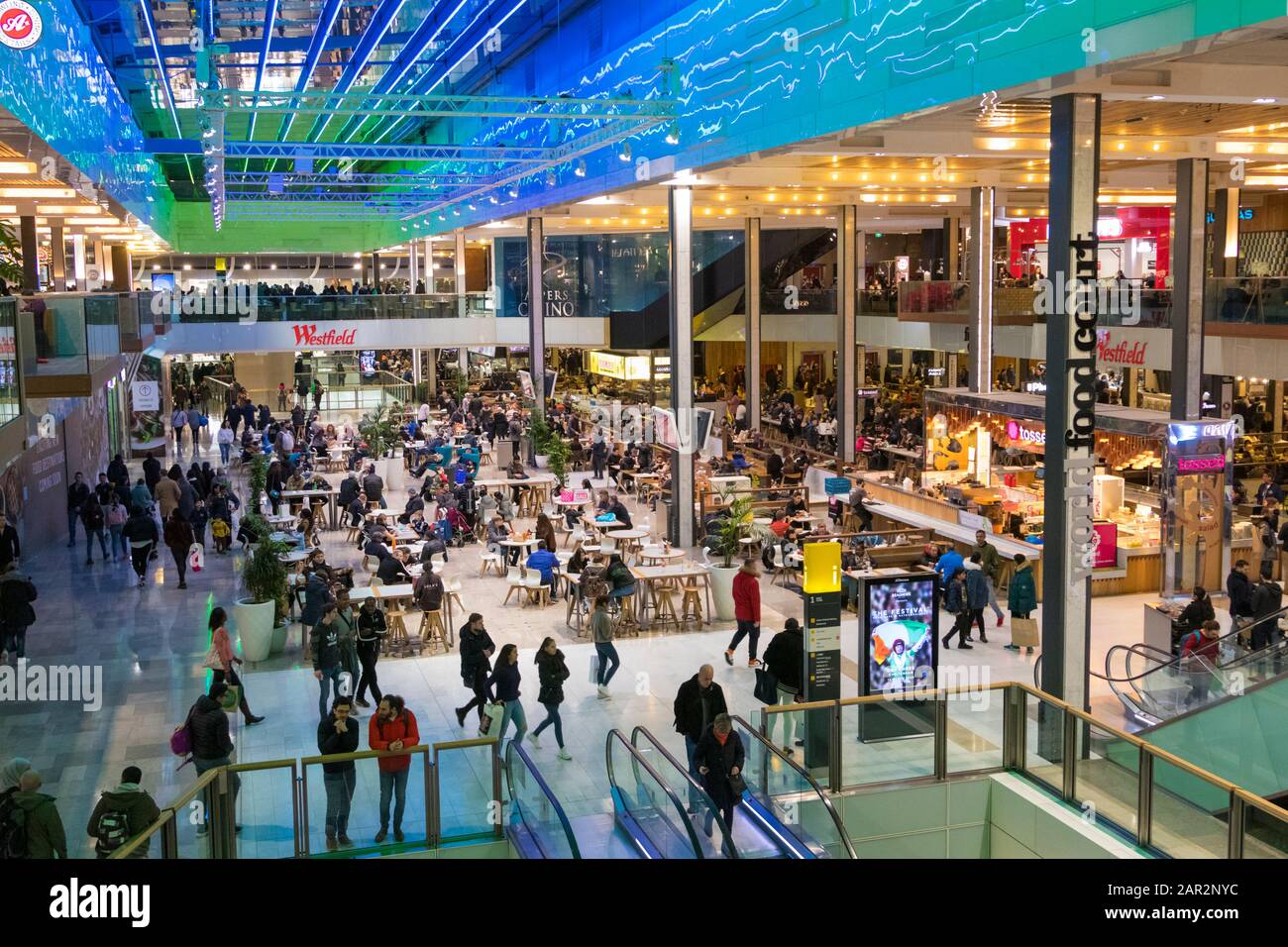 Westfield shopping center interior, food Court, food hall, stratford, londra, regno unito Foto Stock