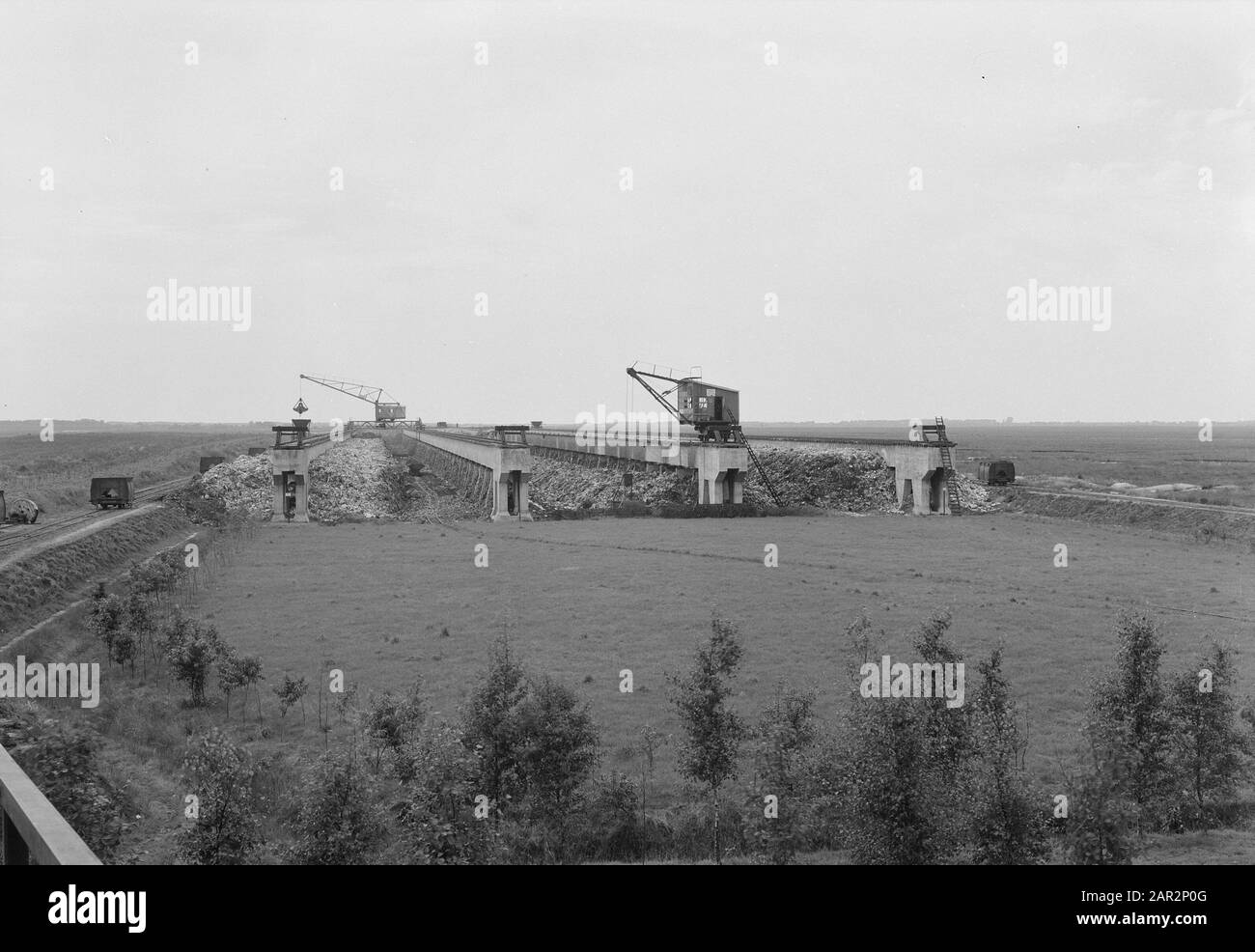 Pulizia acque reflue, trattamento rifiuti urbani, viadotti, dragline Data: Non ondata posizione: Drenthe, Wijster Parole Chiave: Draglines, pulizia acque reflue, trattamento sporco città, viadotti Nome istituto: VAM Foto Stock