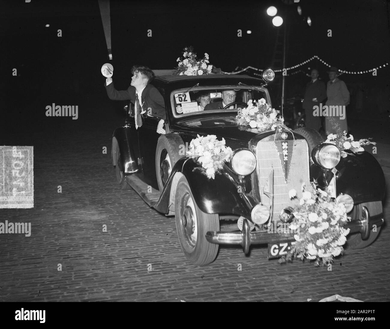Punti ad anello sulla piazza del museo Data: 30 giugno 1950 Parole Chiave: RingTICLE Foto Stock