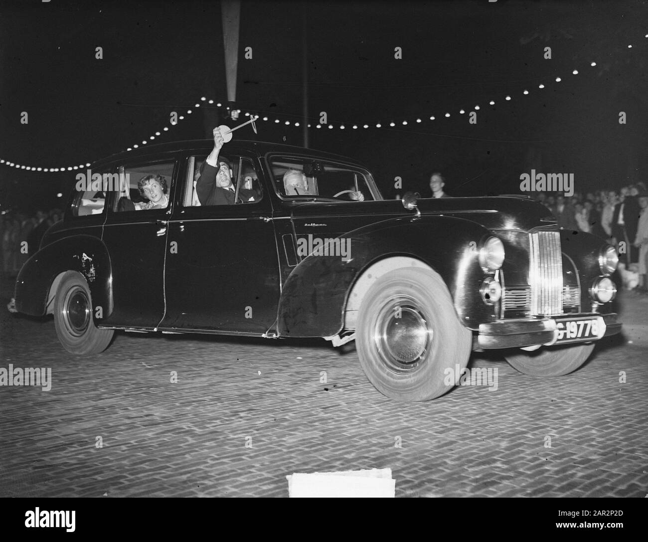 Punti ad anello sulla piazza del museo Data: 30 giugno 1950 Parole Chiave: RingTICLE Foto Stock