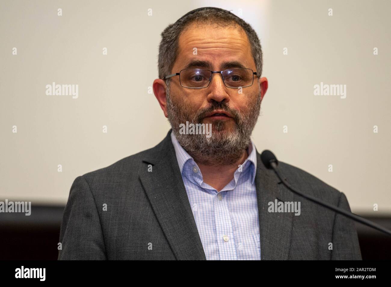 Brentwood Essex 25th Gen. 2020 Servizio Di Giorno Merorial Di Hosoluast Presso La Brentwood County High School Brentwood Essex Nella Foto Steven Jaffe, Consulente Del Consiglio Di Leadership Ebraico Credit: Ian Davidson/Alamy Live News Foto Stock