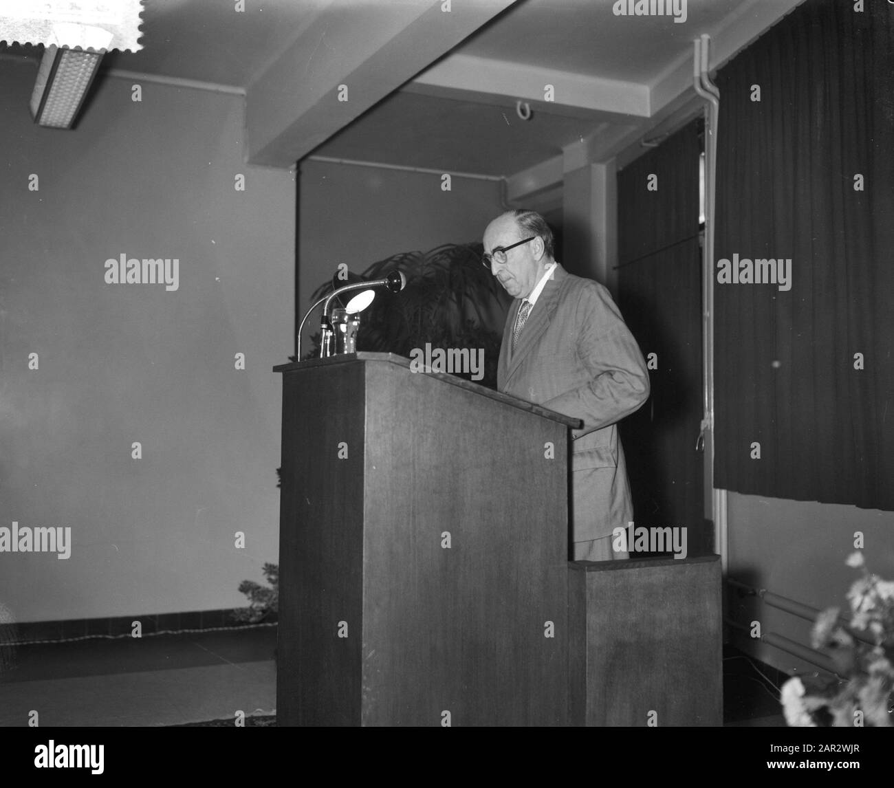 Cessione Borsa Sig. Van Dissel Data: 29 Settembre 1959 Parole Chiave: Stetenburse, Assegnazioni Foto Stock