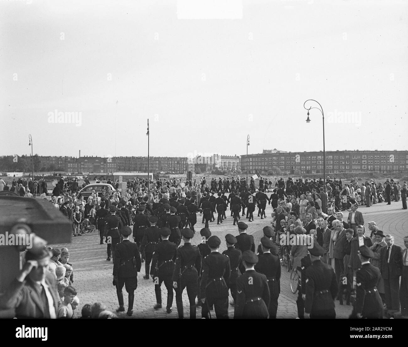 Corpo Volontario polizia in Amsterdam Esercizi/glasnegatef Data: 16 settembre 1950 luogo: Amsterdam, Noord-Holland Parole Chiave: CORPSEN, POLIZIA Foto Stock