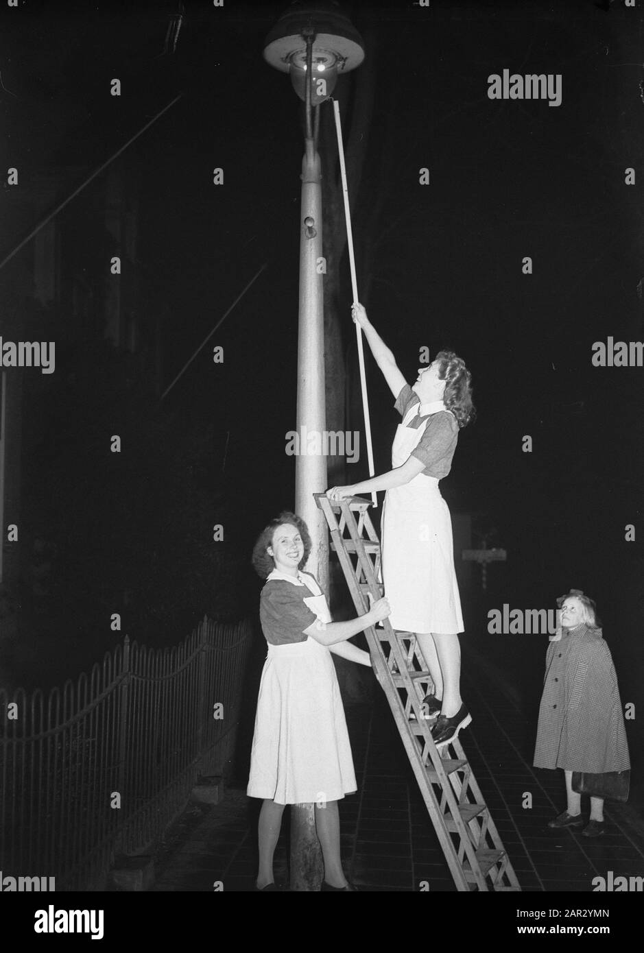 Lampada da cucina Principessa Lanterna Data: 15 dicembre 1947 Parole Chiave: Lanterna Foto Stock