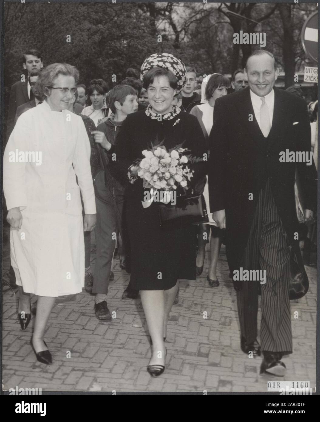 Serie 018-1158 t/m 018-1161 Principessa Margriet apre il reparto di riabilitazione dei bambini di San Maartenskliniek Data: 27 aprile 1965 luogo: Gelderland, Ubbergen Parole Chiave: Cliniche, casa reale, aperture, principesse Nome personale: Eck D.V., Margriet, Institution princess name: Sint Maartenskliniek Foto Stock