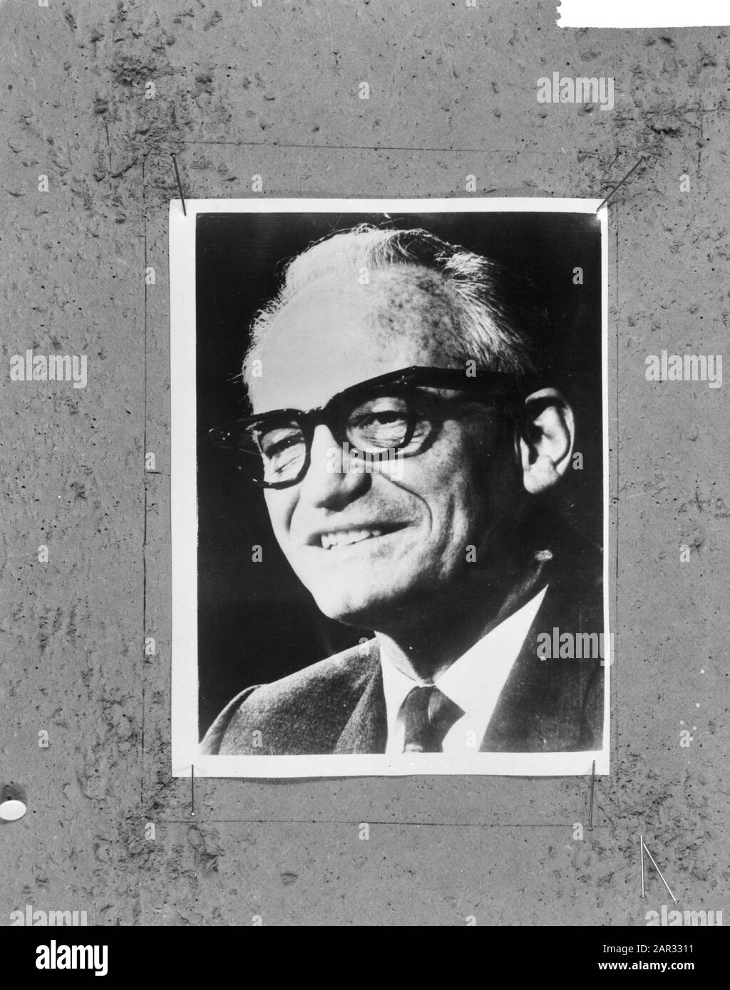 Elezioni presidenziali in America, Barry Goldwater (coppa con occhiali Data: 2 novembre 1964 Località: America Parole Chiave: Elezioni, occhiali, presidenti Nome personale: Barry Goldwater Foto Stock