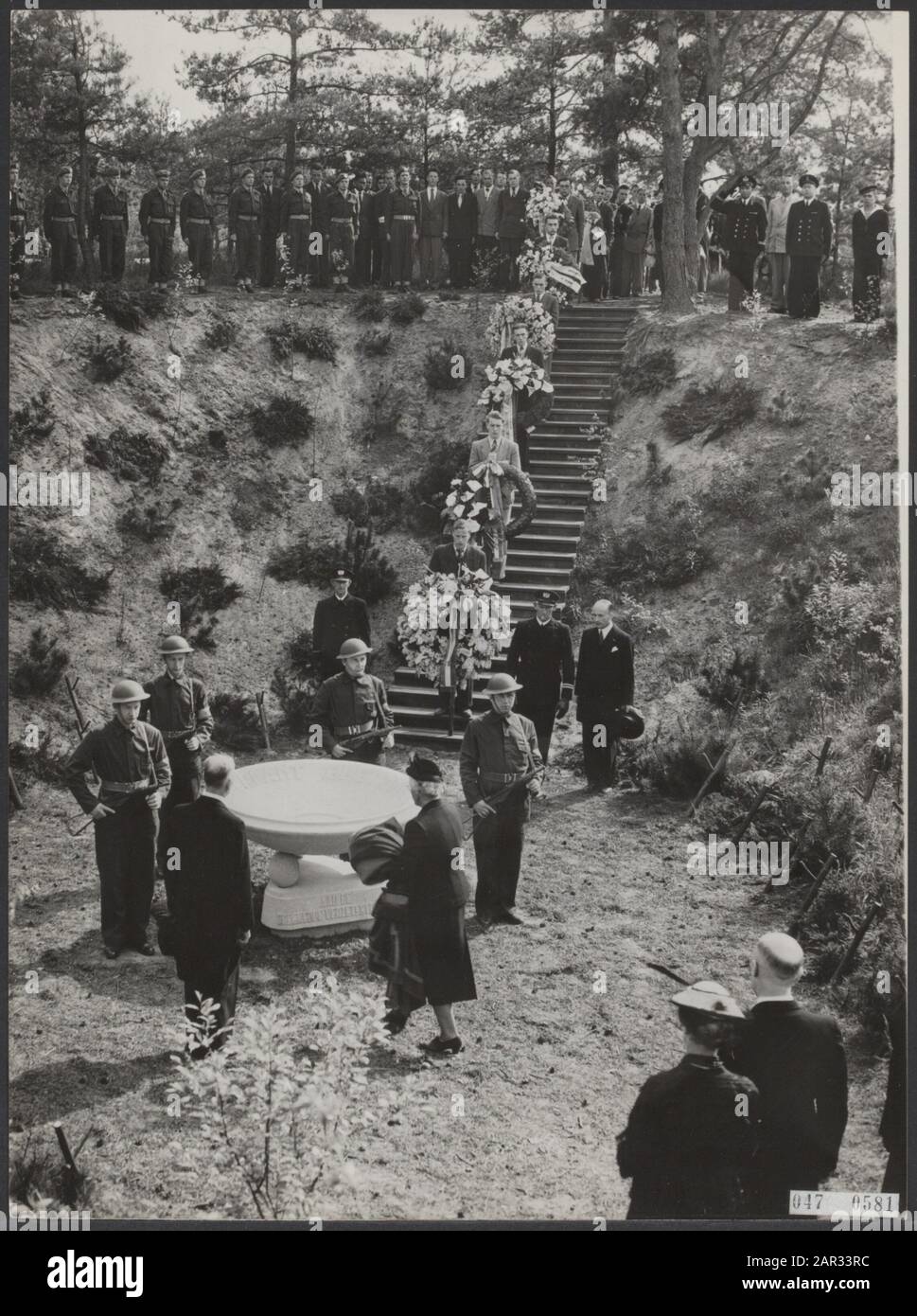 Rivelazioni, monumenti di guerra, resistenza, seconda guerra mondiale, Beel, Louis, Loenen aan de Vecht Data: 2 maggio 1952 luogo: Loenen aan de Vecht Parole Chiave: Rivelazioni, monumenti di guerra, seconda guerra mondiale, Resistenza Nome personale: Beel, Louis Foto Stock