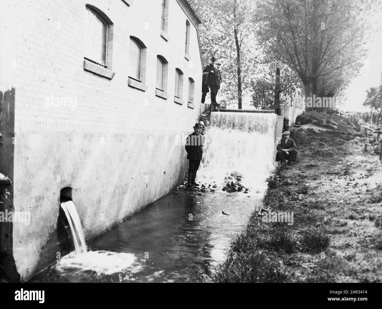 Cascata Breeding house Data: Unated Keywords: Pesca d'acqua dolce Nome personale:'t smallert Foto Stock Cascata Breeding house Data: Unated Keywords: Pesca d'acqua dolce Nome personale:'t smallert Foto Stock