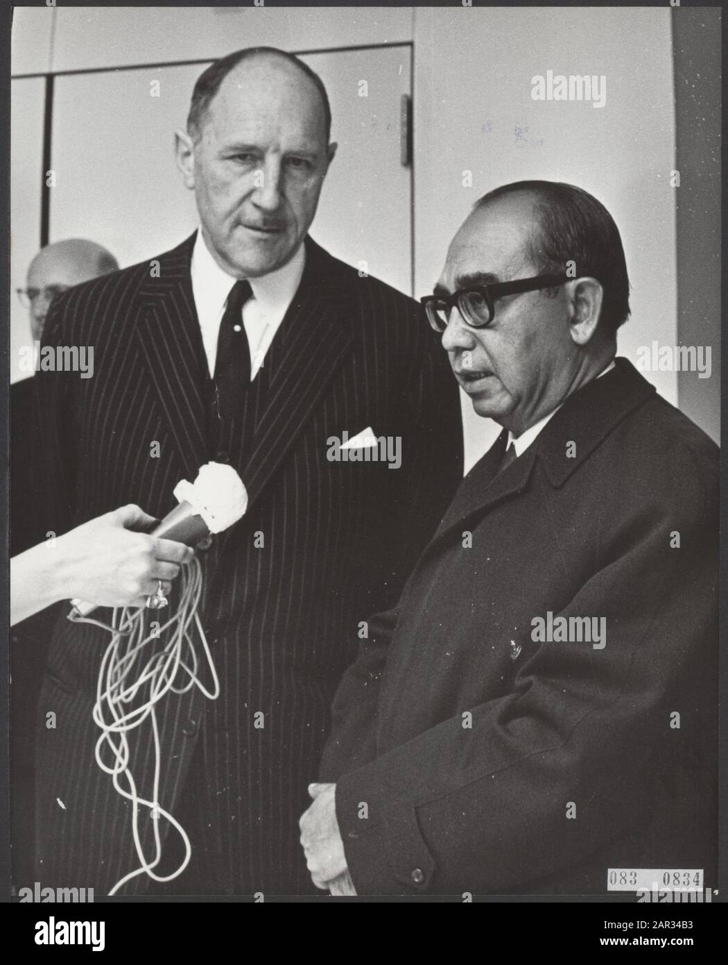 Ministri, ricevute, relazioni estere, Lun, J.A.M.H., Razak Tun Abweg Data: 13 Maggio 1968 Località: Noord-Holland, Schiphol Parole Chiave: Relazioni estere, ministri, ricevute Nome personale: LUN, J.A.M.H., Lun, Joseph, Razak Tun AbGoal Foto Stock